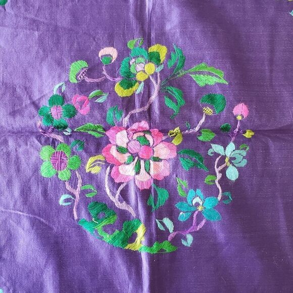 Vtg Purple Floral Embroidered Small Tablecloth Square Satin Decorative Accent - Picture 3 of 16